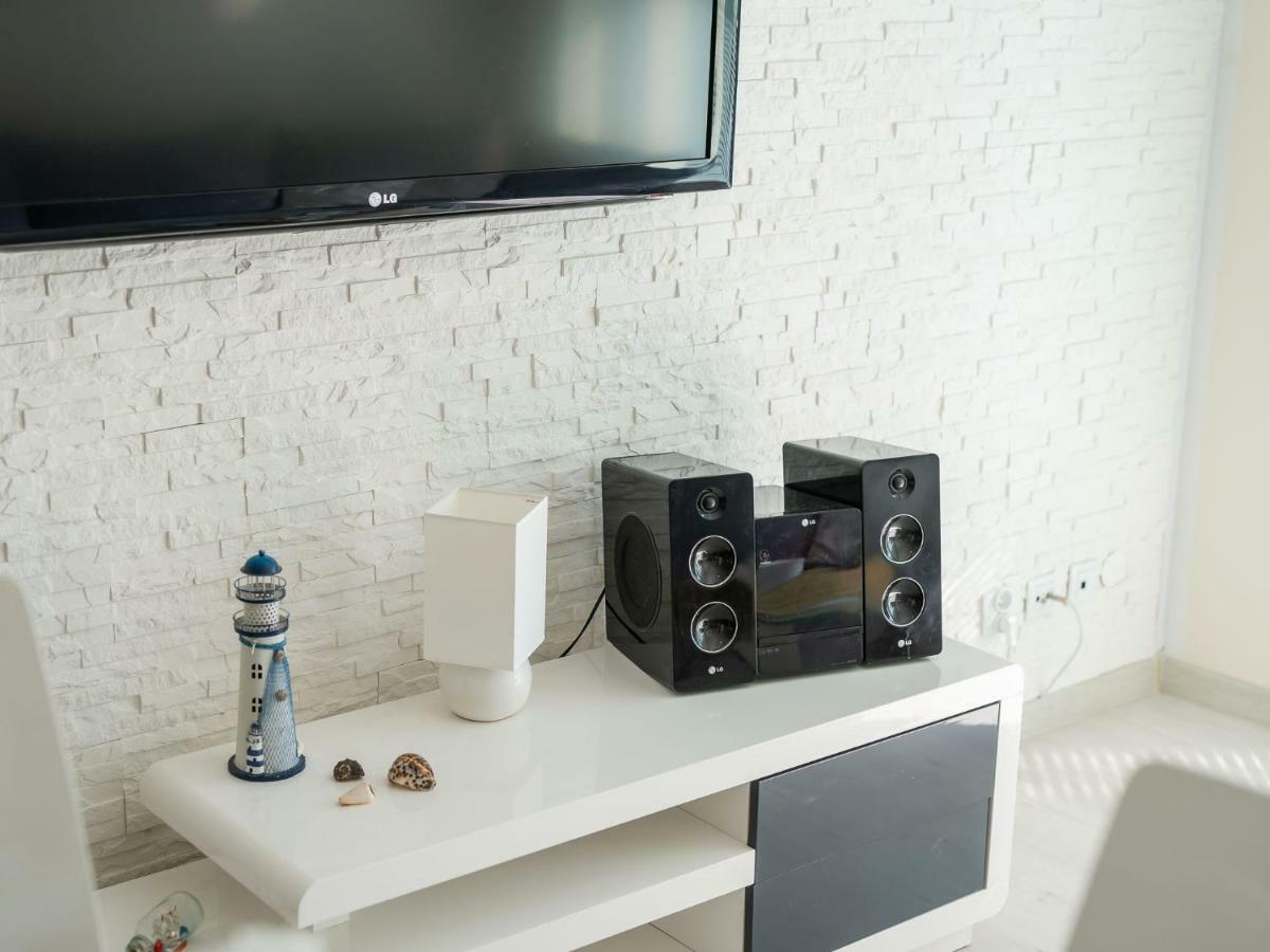 Color Apartments Apartament Black & White Kolobrzeg Dış mekan fotoğraf